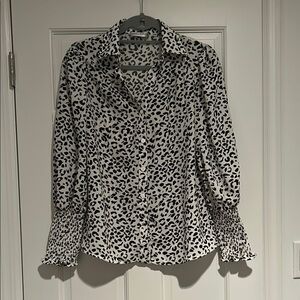 Patricia Luca Leopard Print Long Sleeve Button Downn Shirt (NWOT)